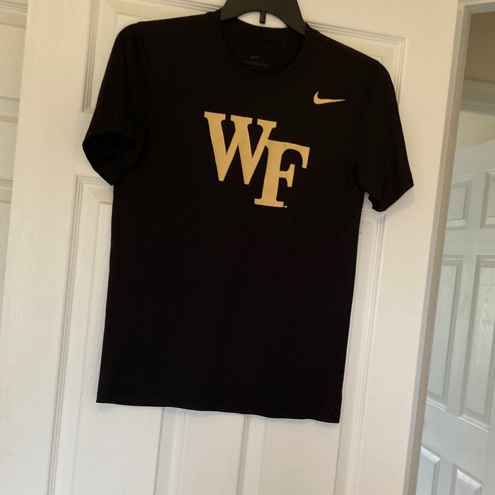 Nike Men's Black Tee with Gold WF Graphic